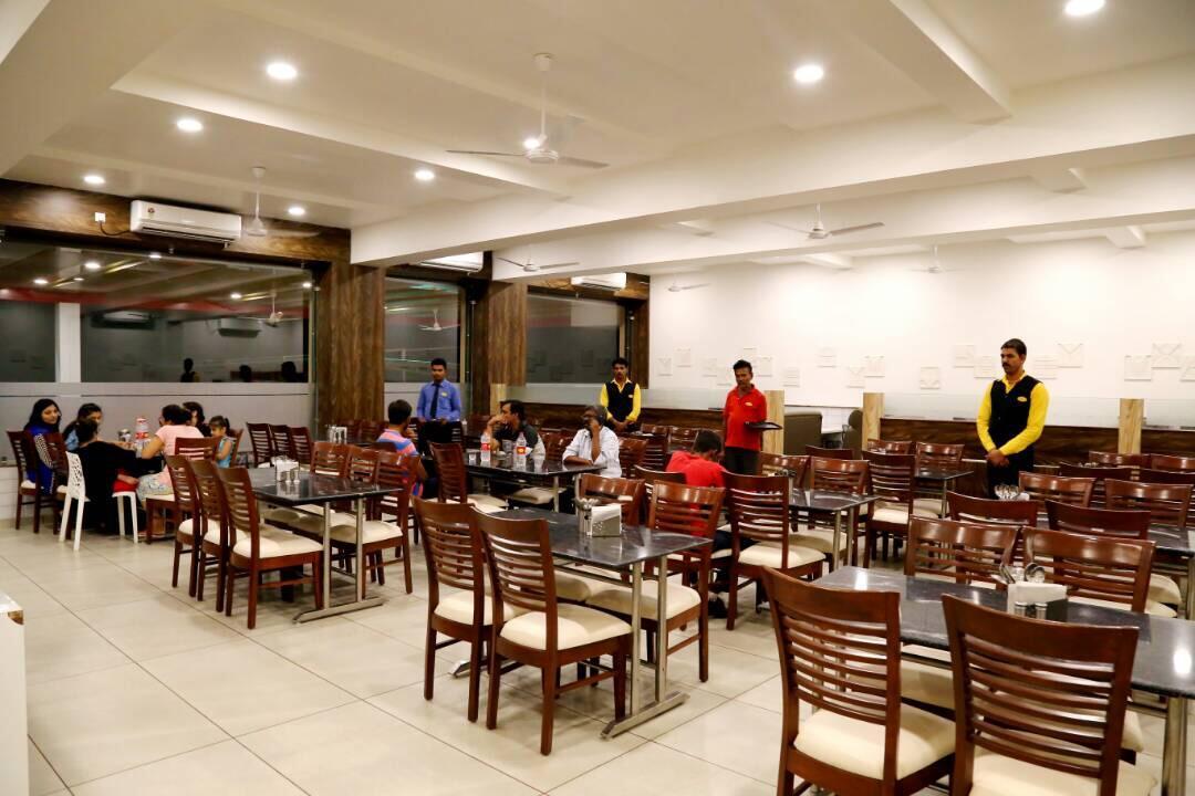 Virat Hotel & Guest House Radhanpur Exterior photo